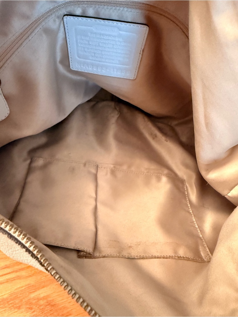 COACH Pebble Leather Hobo Bag in Cream/white with Brown Strap - Picture 10 of 10
